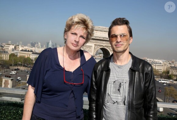 Sophie Dulac, directrice du Champs-Elysées Film Festival convie Olivier Martinez, président de l'édition 2013, lors de la conférence du presse, le 25 avril 2013, sur la terrasse du Publicis.