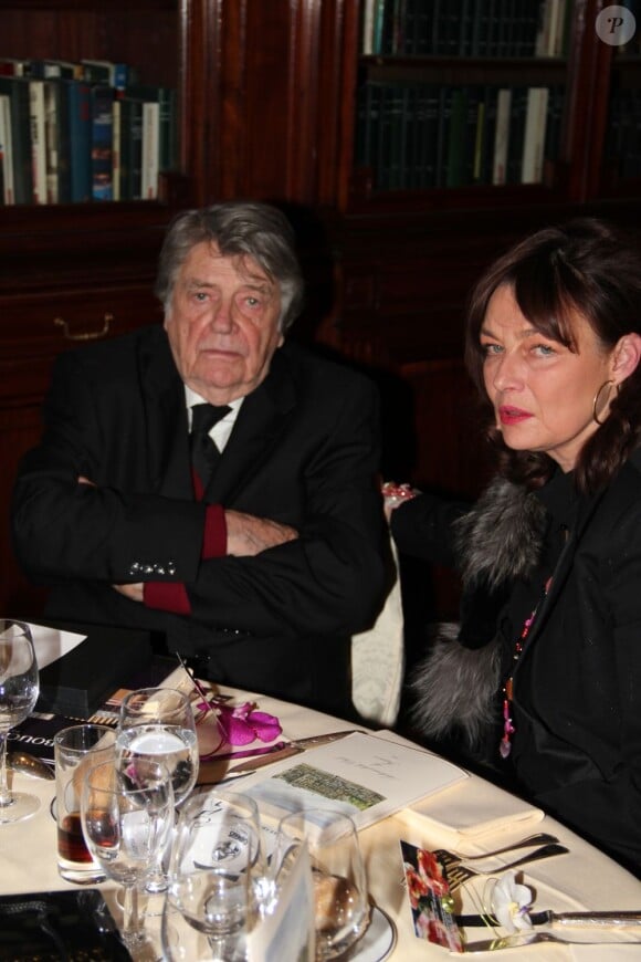 Jean-Pierre Mocky et sa compagne Patricia Barzyk lors du 15e bal de Paris à l'Automobile club de France le 1er décembre