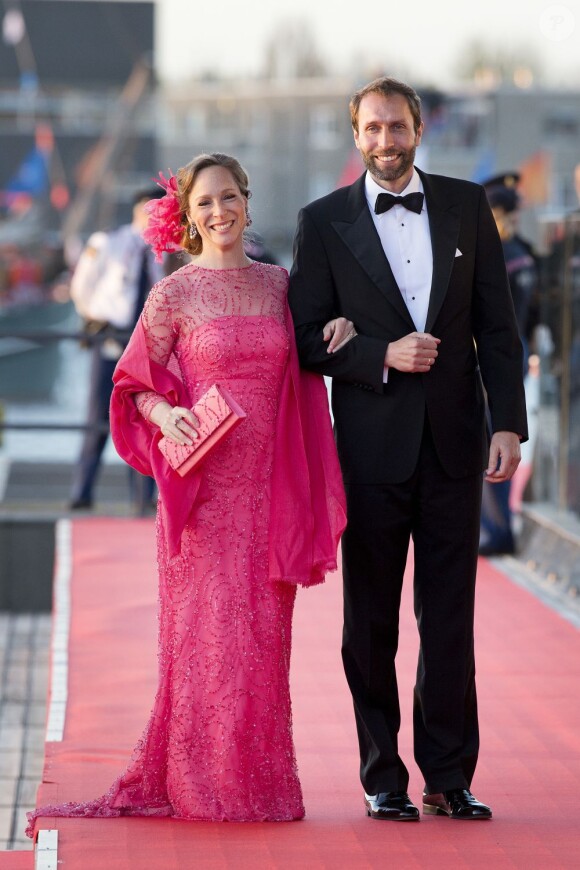 La princesse Margarita de Bourbon-Parme et Tjalling ten Cate arrivant au Muziekgebouw Aan't IJ pour le banquet final de l'intronisation du roi Willem-Alexander des Pays-Bas, après la parade aquatique sur l'IJ, le 30 avril 2013 à Amsterdam.