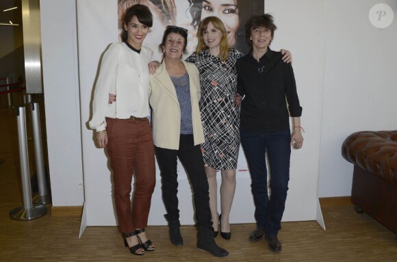 Rachida Brakni, Biyouna, Isabelle Carré et Francoise Charpiat à la première de Cheba Louisa au cinéma Etoile Lilas à Paris le 6 mai 2013.