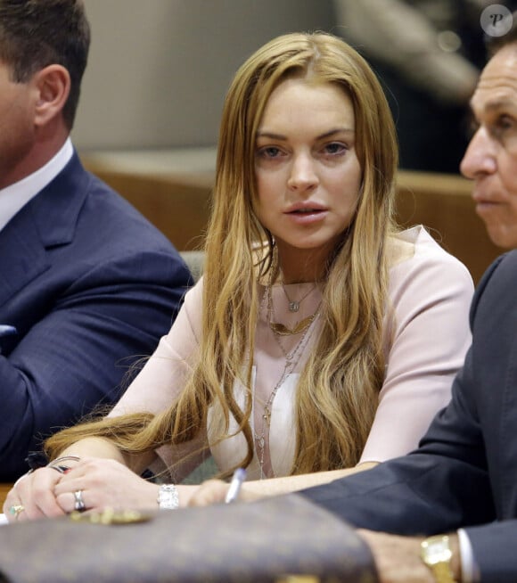 Lindsay Lohan lors de son procès pour un accident de voiture survenu en juin 2012, au tribunal de Los Angeles, le 18 mars 2013.