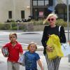 Après l'école, Gwen Stefani et ses fils en balade à Los Angeles, le 8 mai.