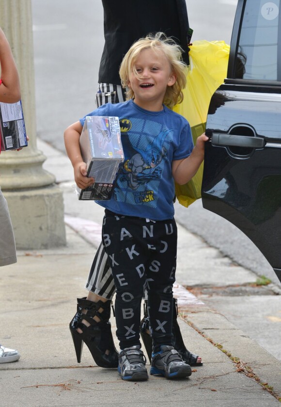 Le petit Zuma, fils de Gwen Stefani, en balade à Los Angeles, le 8 mai.