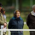  La reine Elizabeth II prenait part au premier jour du Windsor Horse Show le 8 mai 2013 sur les terres de Windsor, quelques heures seulement après avoir assuré l'inauguration en grande pompe du Parlement, à Westminster. 