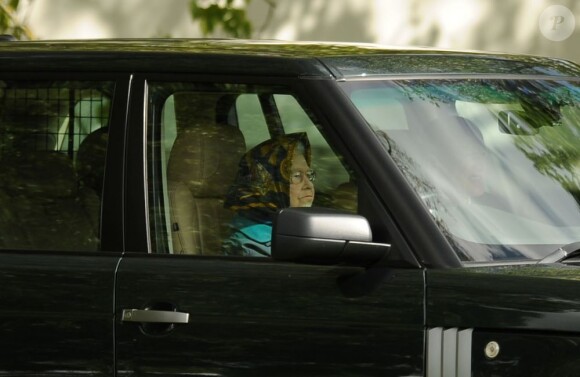 La reine Elizabeth II prenait part au premier jour du Windsor Horse Show le 8 mai 2013 sur les terres de Windsor, quelques heures seulement après avoir assuré l'inauguration en grande pompe du Parlement, à Westminster.