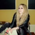 La chanteuse Avril Lavigne, a dévoilé le clip de son nouveau titre intitulé Here's to never growing up.