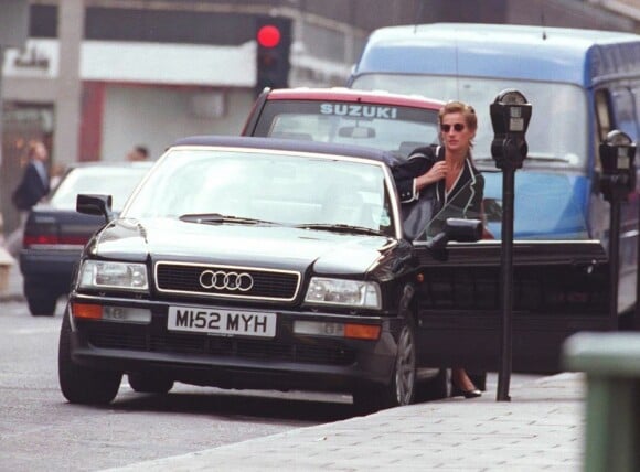 La princesse Diana dans Londres avec son Audi en 1995.