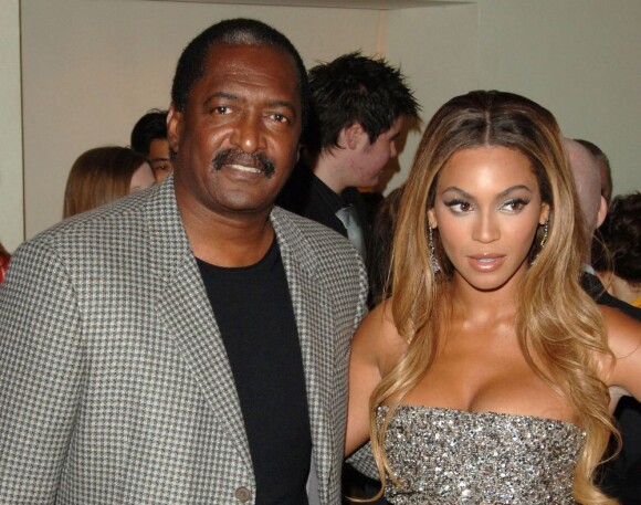 Beyoncé et son père Mathew Knowles à Londres le 22 janvier 2007.
