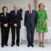 La princesse Mathilde, éclatante, et le prince Philippe de Belgique en visite au siège du Comité international olympique (CIO) à Lausanne, le 13 mai 2013. Le couple princier en a profité pour rendre hommage à son compatriote Jacques Rogge, qui quittera ses fonctions de président du CIO en fin d'année.