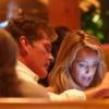 David Hasselhoff et sa compagne Hayley Roberts mangent au Islands restaurant à Los Angeles, le 8 mai 2013.