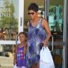 Après être allée chercher sa fille Nahla à l'école, Halle Berry a fait du shopping. Los Angeles, le 14 mai 2013.