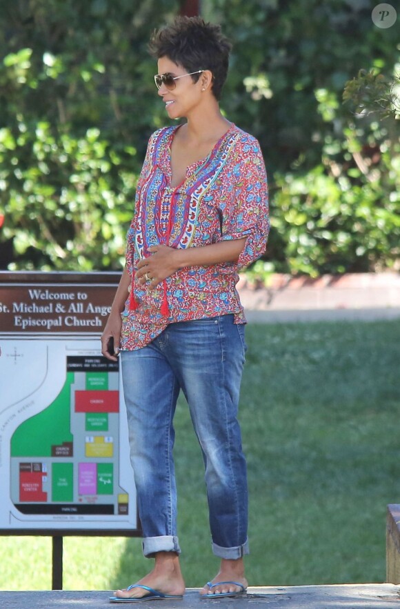 L'actrice Halle Berry (enceinte) a déposé sa fille Nahla à l'école. Le 14 mai 2013 à Los Angeles.