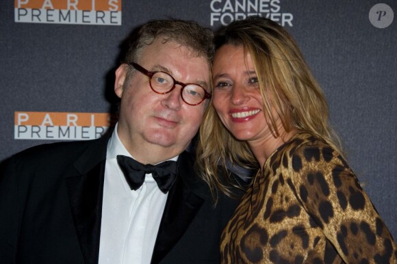 Dominique Besnehard et Anais Bouton à la soirée Paris Première à la Plage Chivas à Cannes, le 16 mai 2013.