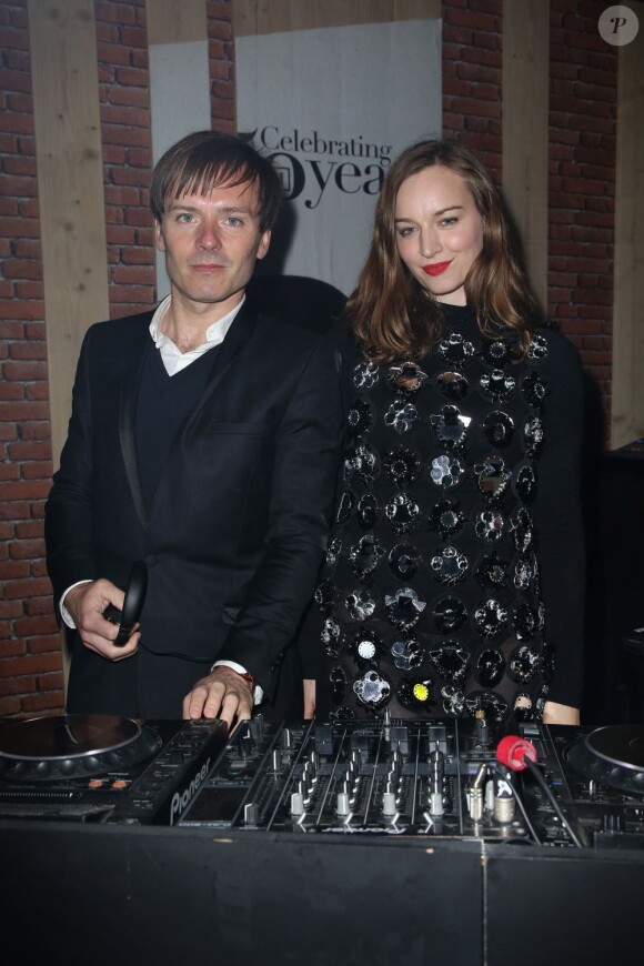 Le duo Tomorrow's world, Jean-Benoit Dunckel et Lou Hayte lors de la soirée de la série "Platane" sur la Terrazza Martini pendant le 66e Festival de Cannes le 18 mai 2013