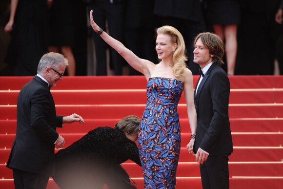 Nicole Kidman, Keith Urban et Thierry Frémaux lors de la montée des marches du film Inside Llewyn Davis au Palais des Festivals, à Cannes, le 19 mai 2013.