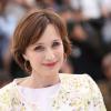 Kristin Scott Thomas ravissante lors du photocall du film Only God Forgives lors du 66e Festival de Cannes le 22 mai 2013.