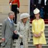 Kate Middleton, ravie de retrouver son beau-père le prince Charles et la duchesse Camilla, prenait part à la garden party du 22 mai 2013 offerte à Buckingham par la reine Elizabeth II.