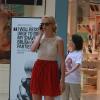Exclusif - Ireland Baldwin, la fille d'Alec Baldwin et de Kim Basinger, de sortie dans un centre commercial de Los Angeles, le 22 mai 2013.