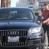 Jason Segel déjeune et fait du shopping avec une jeune femme qui pourrait être sa petite amie à West Hollywood, le 19 mai 2013.