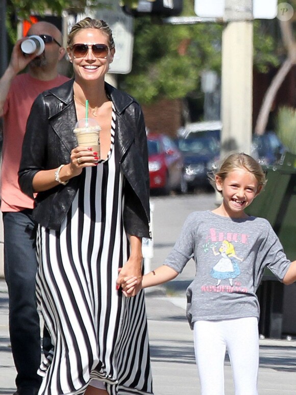 Exclusif - Heidi Klum et sa fille Leni (8 ans) se baladent dans les rues de Brentwood. Los Angeles, le 21 mai 2013.