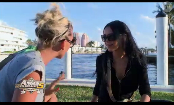 Amélie et Nabilla se retrouvent dans Les Anges de la télé-réalité 5 le jeudi 23 mai 2013 sur NRJ 12