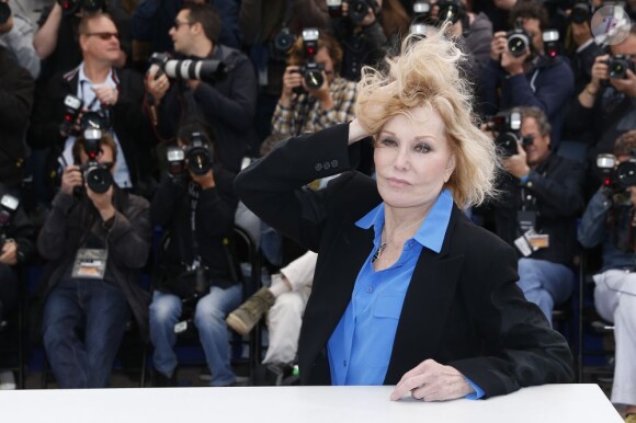 La comédienne Kim Novak en photocall au Festival de Cannes le 25 mai 2013 pour un hommage et la présentation de Sueurs froides dans le cadre de Cannes Classics