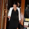 Kim Kardashian, enceinte, quitte le restaurant La Scala à Beverly Hills. Le 24 mai 2013.