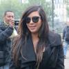 Kim Kardashian visite le Pont des Arts après une petite séance shopping dans les boutiques Colette et Ovale. Paris, le 21 mai 2013.