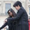 Kim Kardashian et sa mère Kris Jenner visitent le Pont des Arts à Paris, le 21 mai 2013.