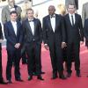 Alexandre Desplat, Orlando Bloom, Jerome Salle, Forest Whitaker et Conrad Kemp lors de la montée des marches pour la clôture du Festival de Cannes et la présentation du film Zulu le 26 mai 2013