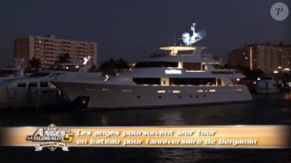 Anniversaire surprise de Benjamin dans Les Anges de la télé-réalité 5 le lundi 27 mai 2013 sur NRJ 12