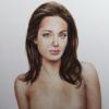 Le portrait d'Angelina Jolie post-mastectomie par le Suédois Johan Andersson. Une oeuvre pour la bonne cause, mais pas forcément de bon goût...
