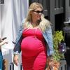 Busy Philipps, très enceinte, dans les rues de West Hollywood, le 29 mai 2013.