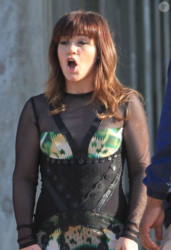 Kelly Clarkson tourne un nouveau clip à Los Angeles, le 28 avril 2012.
