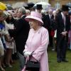La reine Elizabeth II lors de la deuxième garden party de l'année à Buckingham Palace le 30 mai 2013.