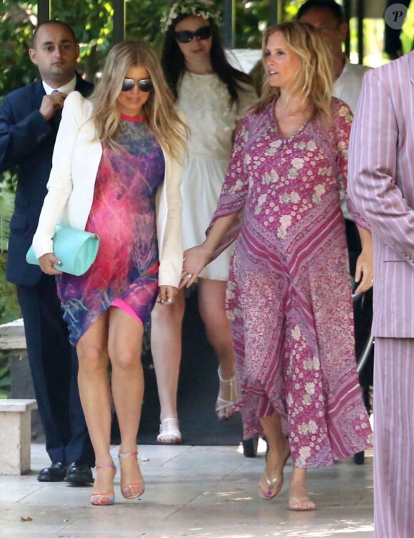 Fergie (enceinte) à la baby shower d'Erinn Bartlett (à droite), la femme d'Oliver Hudson, à Los Angeles le 01 juin 2013.