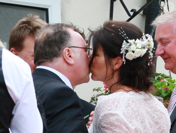 Mariage de la mère d'Harry Styles, Anne Cox, et de son compagnon Robin Twist à Congleton dans le Cheshire en Angleterre, le 1er juin 2013. Le membre du groupe One Direction était le témoin de mariage de sa maman.