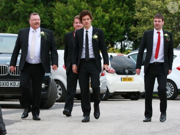 Le jeune Harry Styles (19 ans) au mariage de sa mère Anne Cox et de son compagnon Robin Twist à Congleton dans le Cheshire en Angleterre, le 1er juin 2013. Le membre du groupe One Direction était le témoin de mariage de sa maman.
