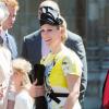 Zara Phillips lors de la cérémonie pour les 60 ans du couronnement de la reine Elizabeth II, le 4 juin 2013 en l'abbaye de Westminster. Son mari Mike Tindall, avec le prince Harry en arrière-plan, a eu bien du mal à rester éveillé...