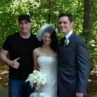 John Travolta s'inscruste à un mariage : Photos insolites de sa surprise