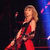 Taylor Swift interprète son single "Red" lors des CMT Music Awards à Nashville, le 5 juin 2013.