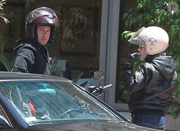 Exclusif - Pink et Carey Hart font de la moto à Malibu, le 6 juin 2013.