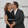 La belle Ingrid Chauvin, enceinte, avec son mari Thierry Peythieu lors de la cérémonie d'ouverture du 53e festival de Monte-Carlo au Forum Grimaldi à Monaco, le 9 juin 2013.