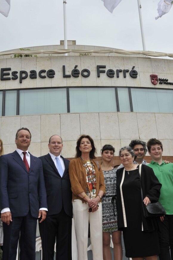 Le prince Albert II de Monaco et la princesse Caroline de Hanovre étaient présents au côté de la veuve de Léo Ferré, Marie-Christine, venue de Toscane avec son fils Mathieu et ses petits-enfants Charlotte et Nicolas, le 11 juin 2013 à Monaco pour le baptême de l'Espace Léo-Ferré, ex-Salle du Canton.