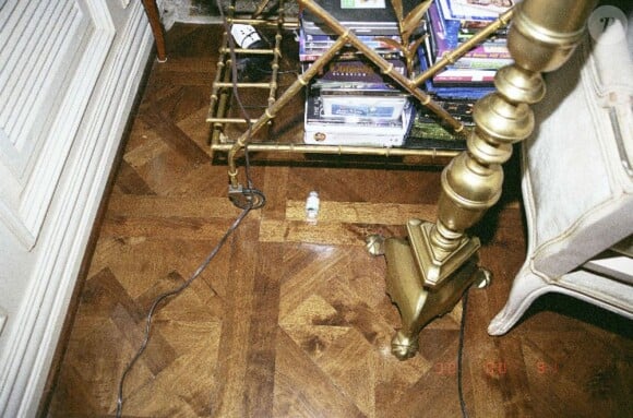 Dans la chambre de Michael Jackson où il est décédé le 25 juin 2009.