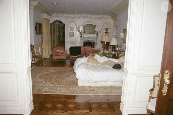 La chambre de Michael Jackson dans la propriété qu'il loutait dans le quartier de Holmby Hills (Los Angeles) où il est décédé le 25 juin 2009.