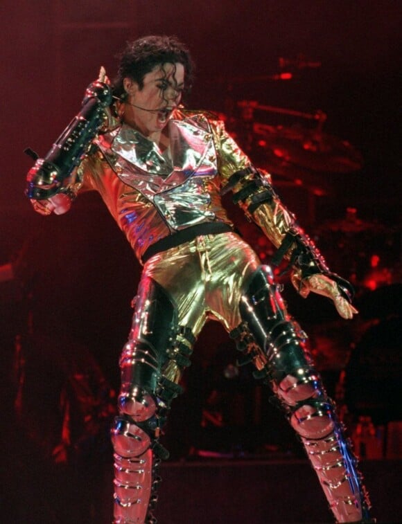 Michael Jackson en concert à Prague pour le "HIStory Tour", le 7 septembre 1996.