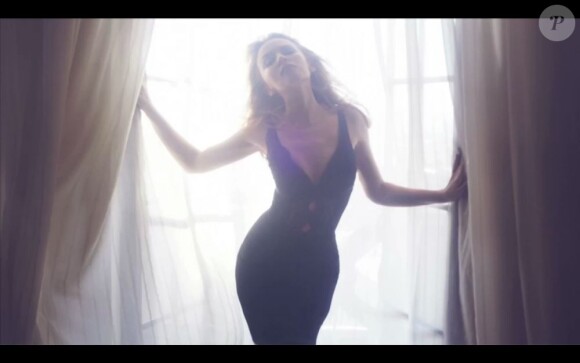 Image extraite de la video de "Skirt" de Kylie Minogue par le photographe Will Davidson, juin 2013.
