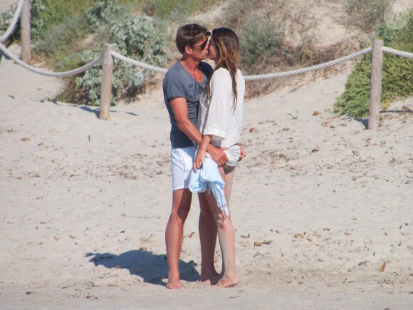 Mark Vanderloo et Robine Van Der Meer ont fêté avec beaucoup de passion leur 2e anniversaire de mariage, à Formentera le 3 juin 2013...