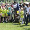 La princesse Mary de Danemark le 15 juin 2013 au grand parc de Copenhague lors de la course de relais pour enfants "Fri for Mobberi", une initiative de la Fondation Princesse Mary et l'association Red Barnet dans le cadre de la lutte contre les intimidations et l'exclusion en milieu scolaire.